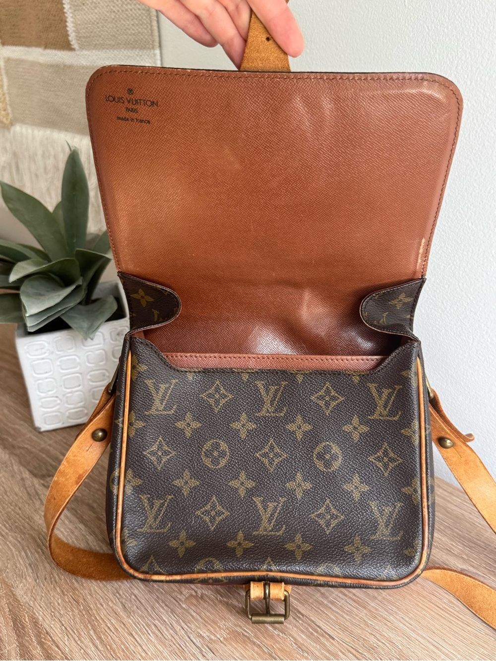✅AUTH✅LOUIS VUITTON CARTOUCHIERE MM CROSSBODY BAG - Picture 9 of 14